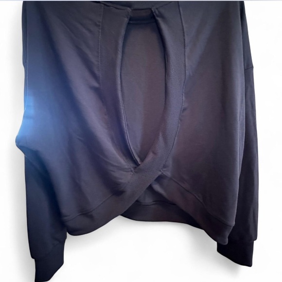 Avia Women's Black Oversized Cutout Sweater Top size Medium 8-10 - Picture 4 of 7